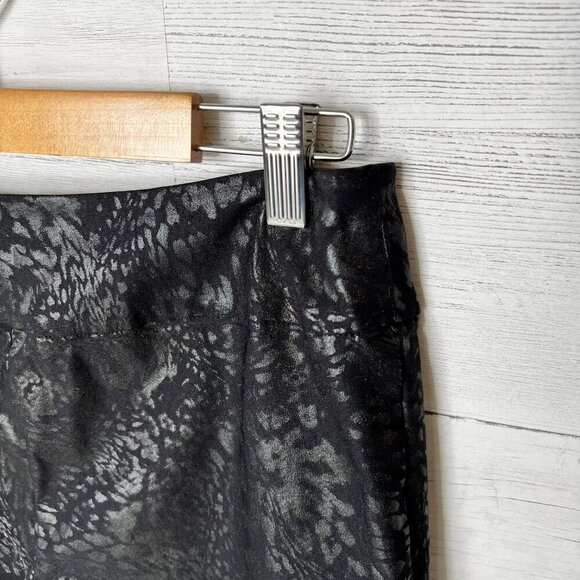 Nic + Zoe Pants Womens Size 8P Black Animal Print Pull On Ankle Side Slits - Picture 11 of 13